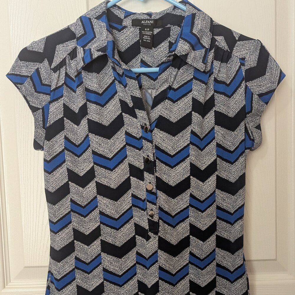 Alfani Women's blouse, size PP, Blue & Gray Geometric design
